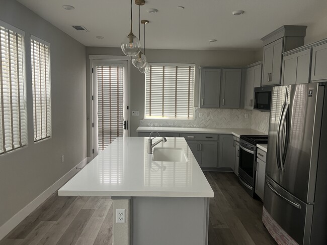 Building Photo - 232 Tuso Ranch Rd