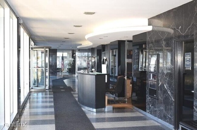 Foto del edificio - 3430 N Lake Shore Dr