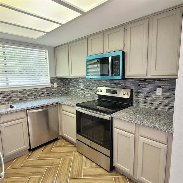 Foto del edificio - 13351 Water Oak Ln