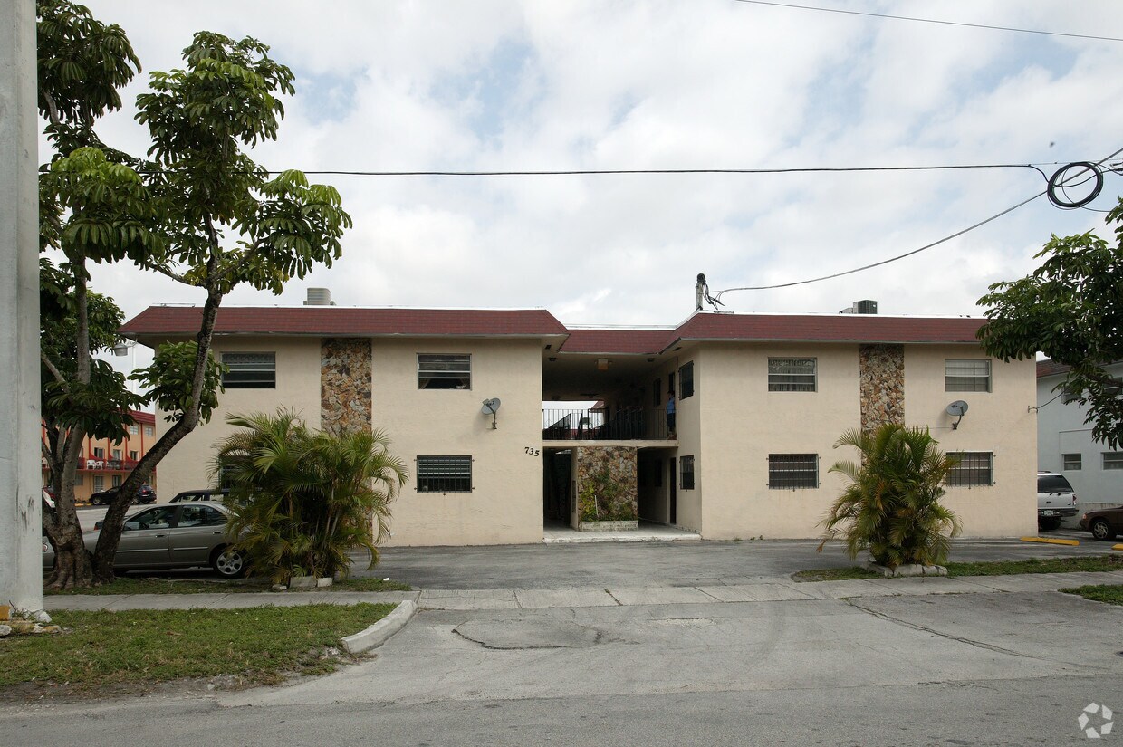 Primary Photo - 735 SW 15th St