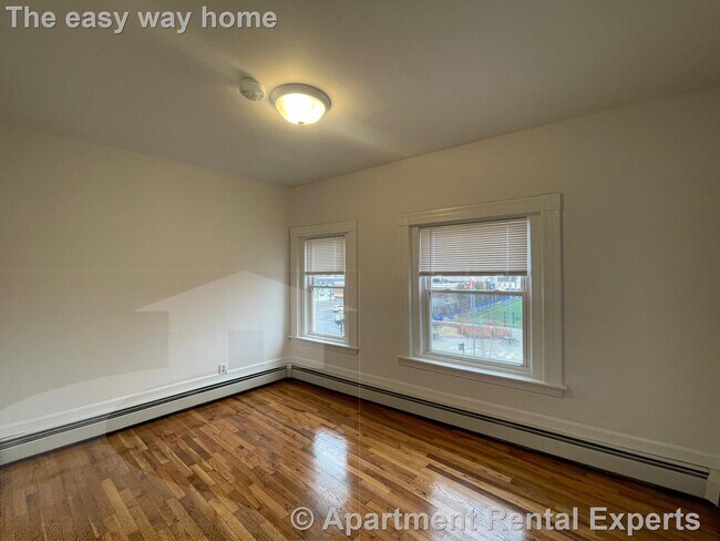 Foto del edificio - 545 Somerville Ave