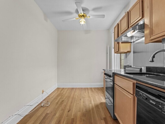 Building Photo - 35 Queensberry St