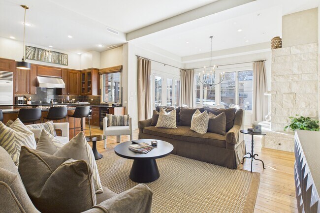 Foto del edificio - 501 Rio Grande Pl