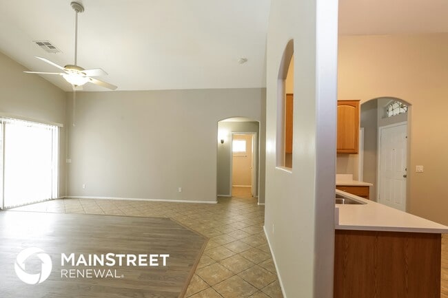 Foto del edificio - 12409 W Apache St