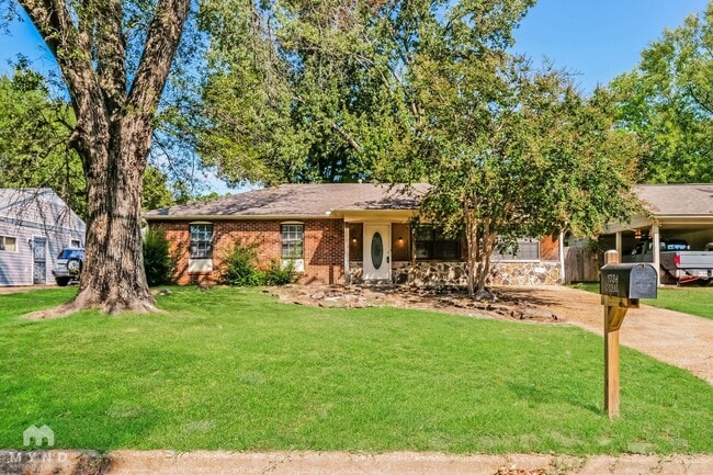Building Photo - 1734 Coral Hills Dr