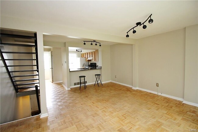 Building Photo - 4407 Heritage Dr