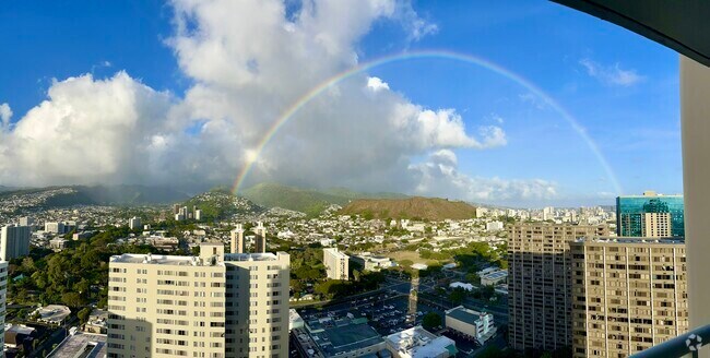 Building Photo - 1212 Nuuanu Ave