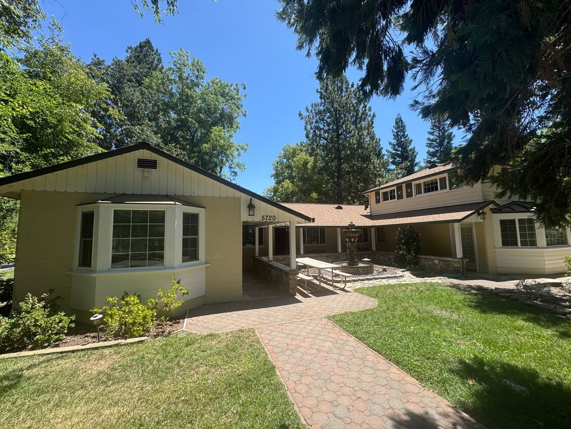 Primary Photo - 3 dwelling property located in Rio Linda