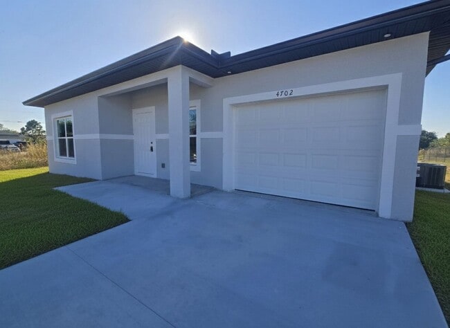 Photo - Brand New 2/2/1-PRIME SW LOCATION - Lehigh Acres House