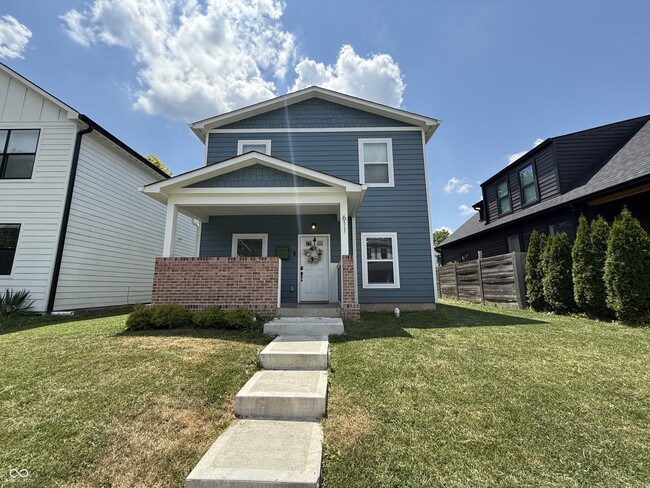 Building Photo - 611 Orange St