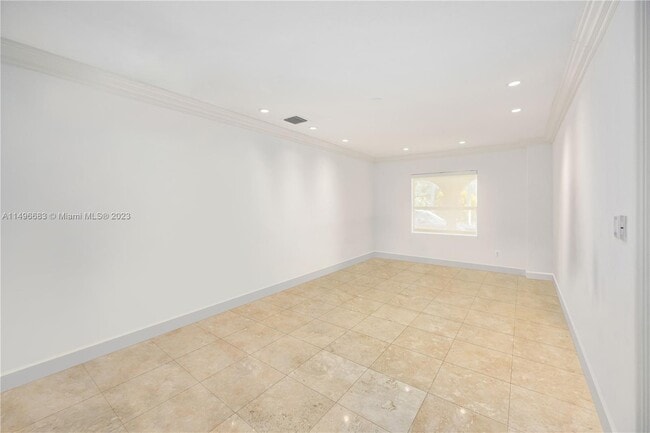 Building Photo - 9304 Balada St