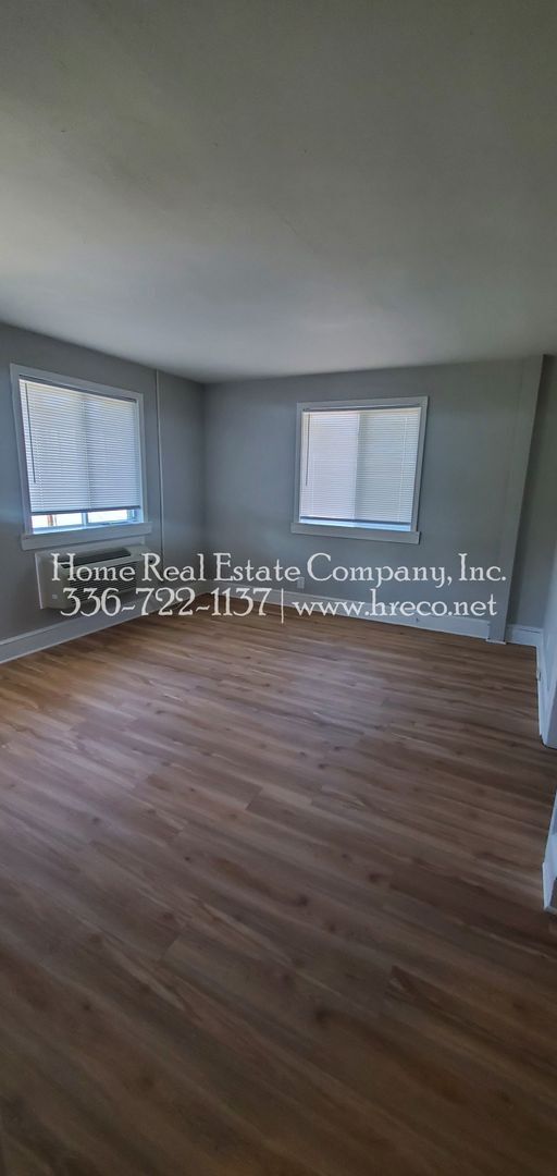 Foto del edificio - 1327 Cunningham St