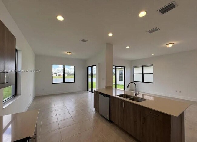 Foto del edificio - 5645 Cerva Ln