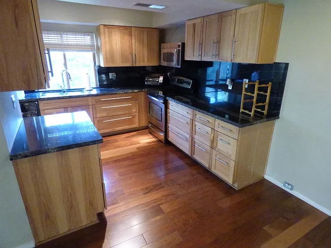 Building Photo - 7706 N Dreamy Draw Dr