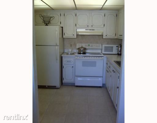 Building Photo - 186 Monaco D