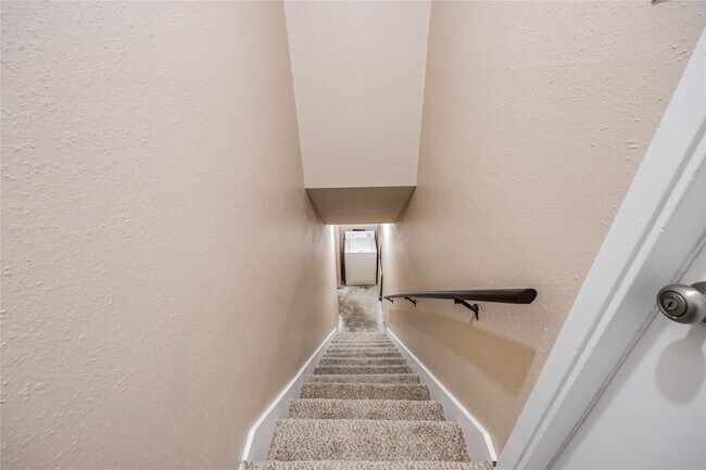 Foto del edificio - 6701 Sands Point Dr