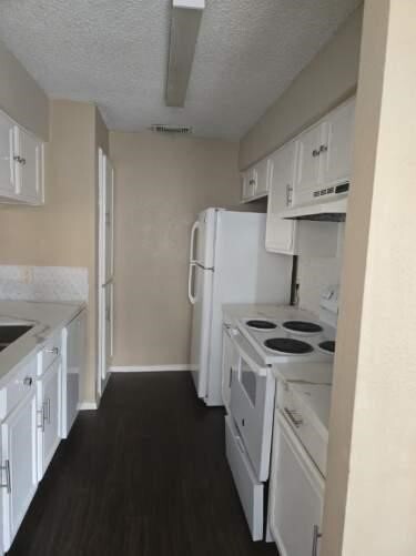 Foto del edificio - 6601 Sands Point Dr