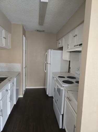 Building Photo - 6601 Sands Point Dr