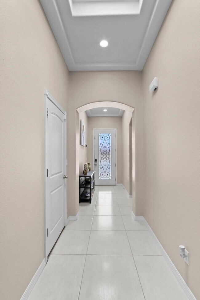Building Photo - 629 Guy Meyers