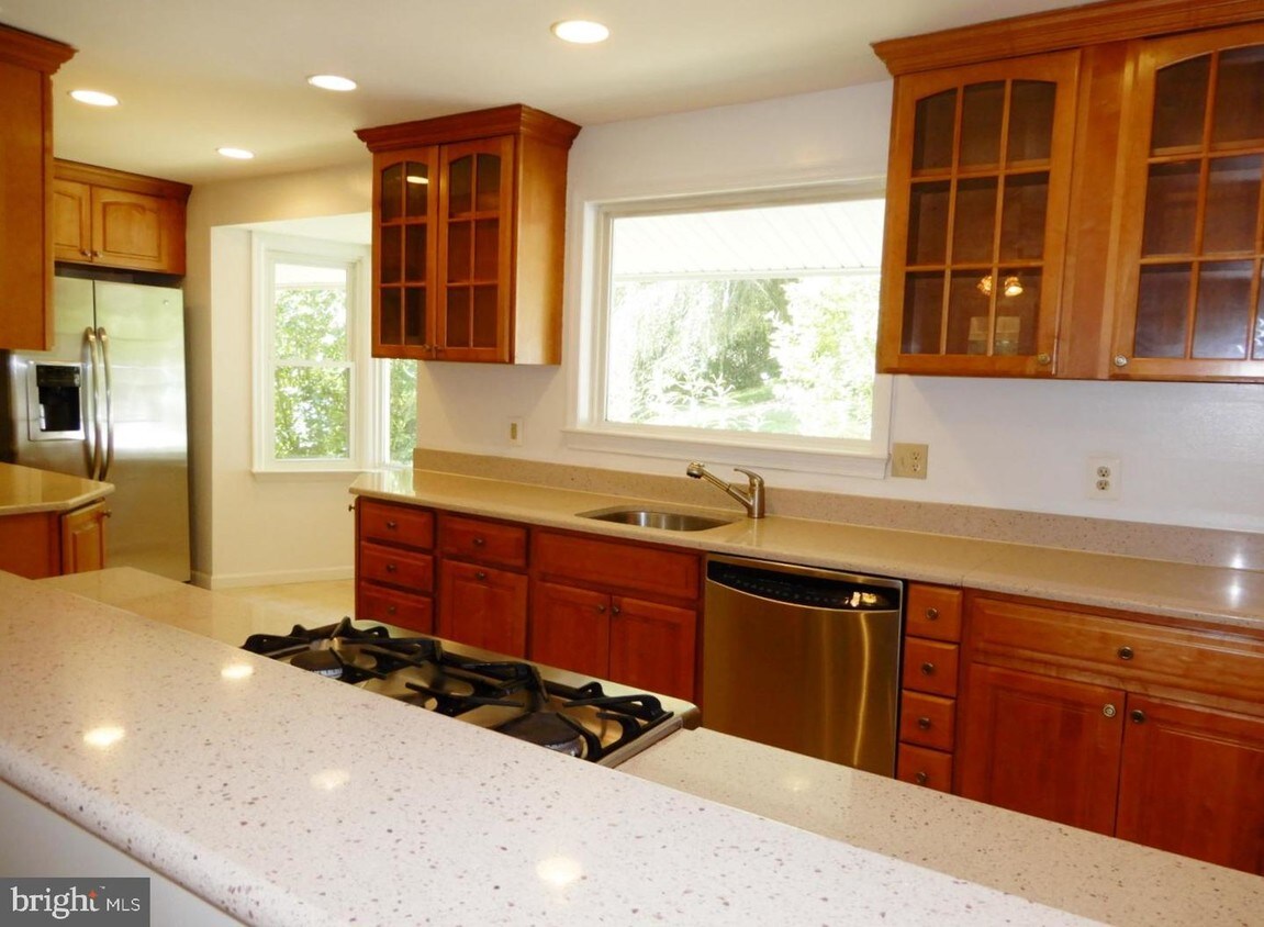 Foto principal - 3701 Michele Ct