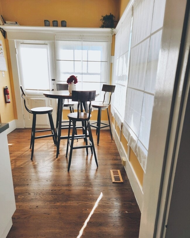 Building Photo - 459 Boulevard Way