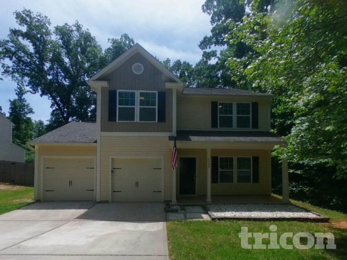 Foto principal - 2480 Marthas Ridge Dr