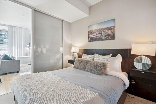 Photo du bâtiment - 55 Bremner Blvd