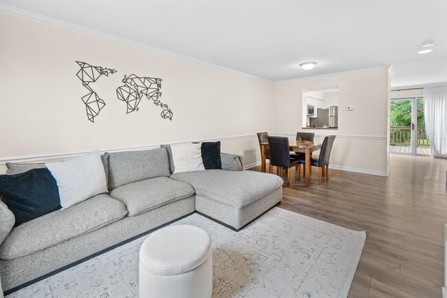 Foto del edificio - 7121 Bradshaw Ct E