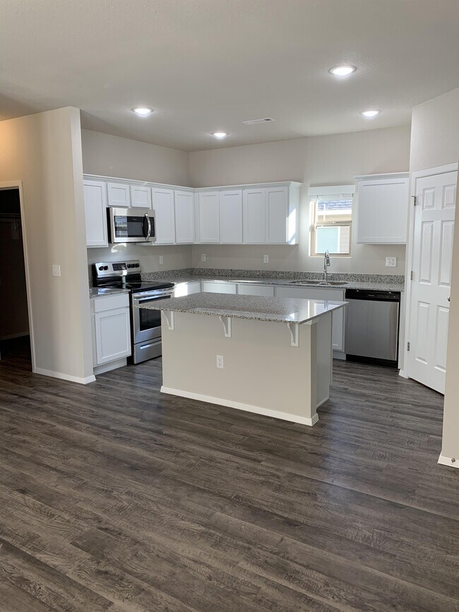 Building Photo - 1127 S Kingfisher Ln