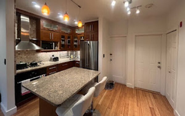 Foto del edificio - 229 Commonwealth Ave