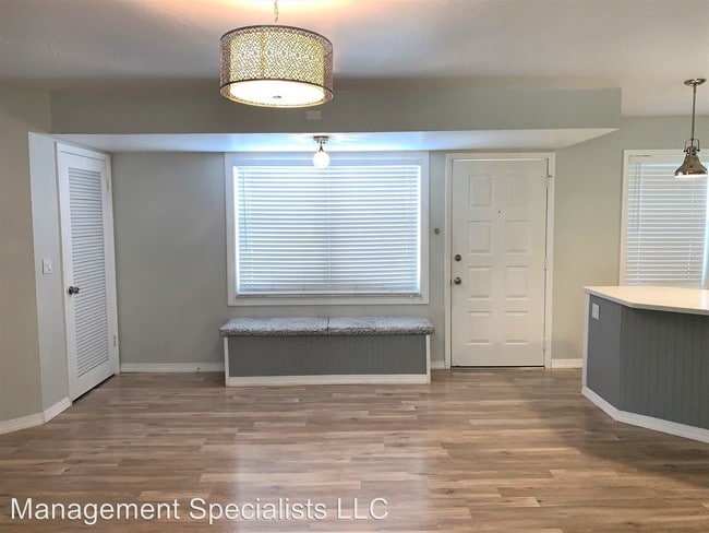Building Photo - 3302 SE Aster Ln