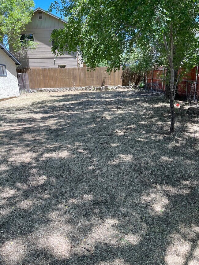 Foto del edificio - 2-112 S Florence St