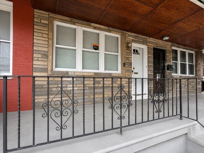 Building Photo - Move-In Ready 3BR/1BA in Elmwood — Housing Choice Vouchers Welcome