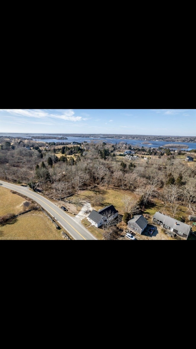 Building Photo - 343 Horseneck Rd