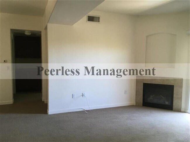 Building Photo - Beautiful 2BD/2BA Condo in Gated Complex - Many Amenities, Available Now!!!