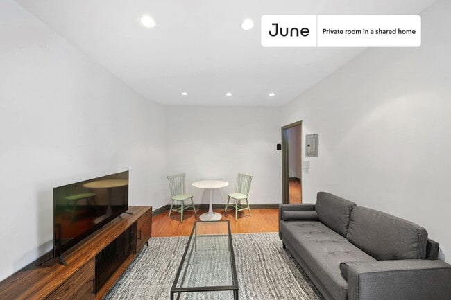 Building Photo - Room in Shared 2 bed/1 bath home