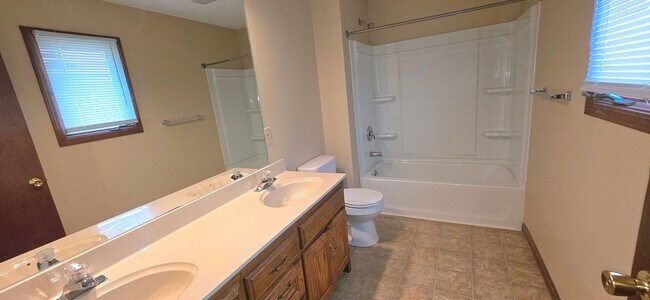 Foto del edificio - 3 Bedroom 2 Bathroom home in Southwest Springfield for $1495!