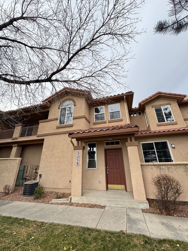 Foto del edificio - Gorgeous 2bd 2ba Condo in Southwest Colorado Springs!