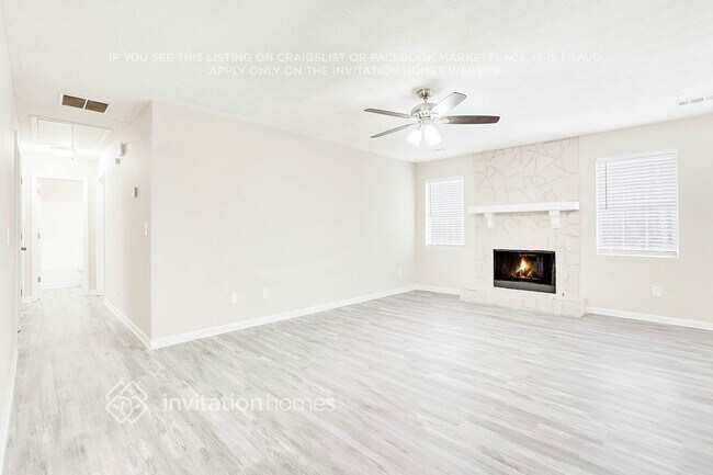 Foto del edificio - 50 Hidden Ridge Dr