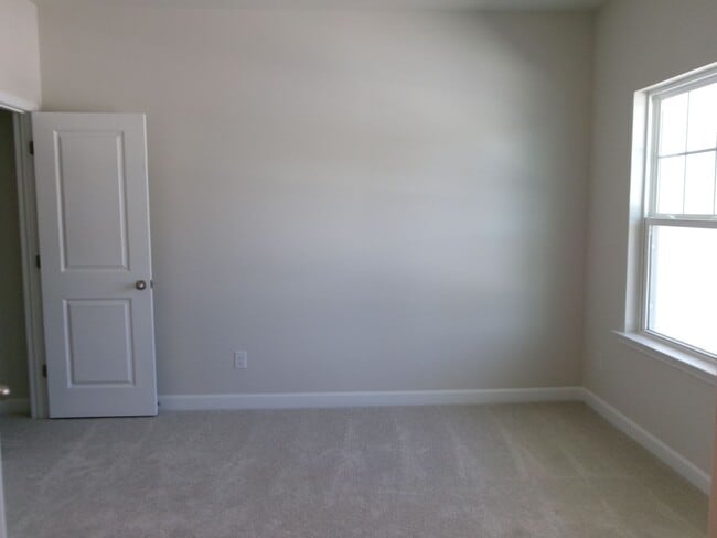 Building Photo - 3 bedroom, 3 bath townhome in Blue Heron Retreat