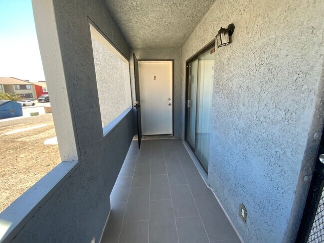 Foto del edificio - 6994 Issac Ave