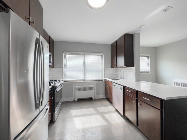 Building Photo - 551 Sheridan Square