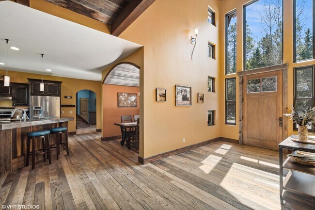 Foto del edificio - Charming 4 bedroom Home in Whitefish on 3 Acres