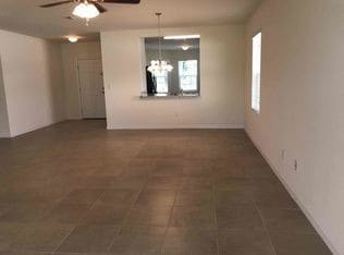 Building Photo - Claremont Ave Nice home in Lincoln