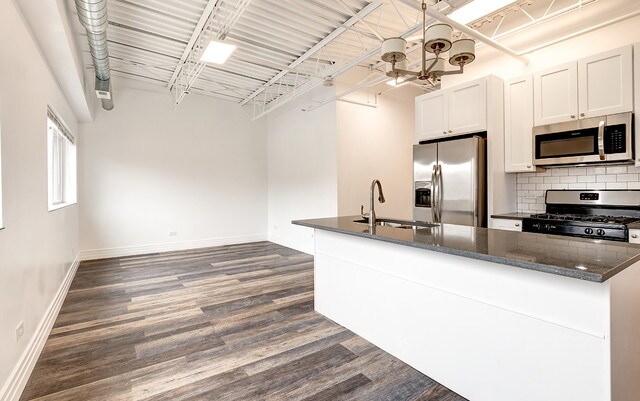 Foto del edificio - 460 Coventry Ln