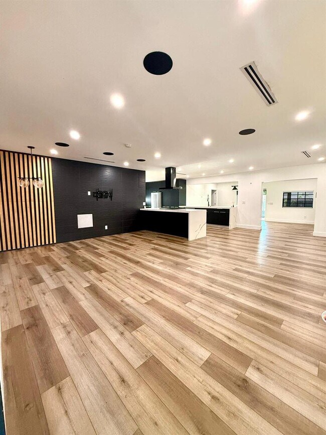Foto del edificio - 4411 Thomas St