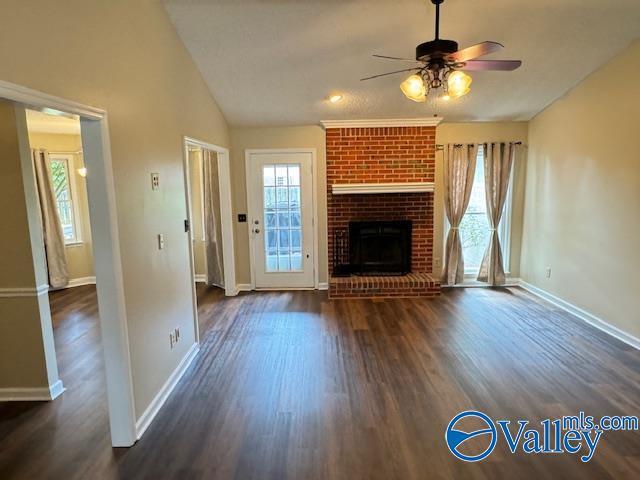 Foto del edificio - 194 Topaz Rd