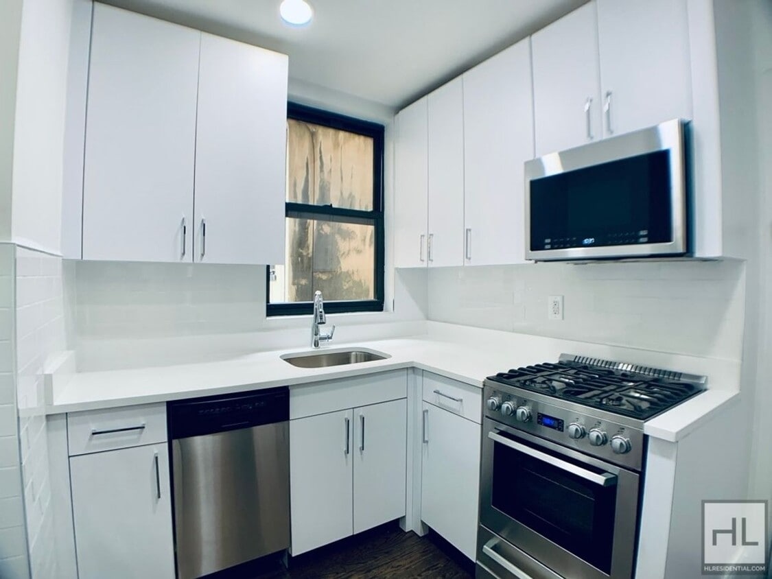 Primary Photo - EAST 37 STREET