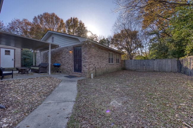 Building Photo - 4629 Rosemont Dr