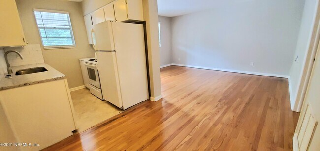 Foto del edificio - 1120 Cedar St